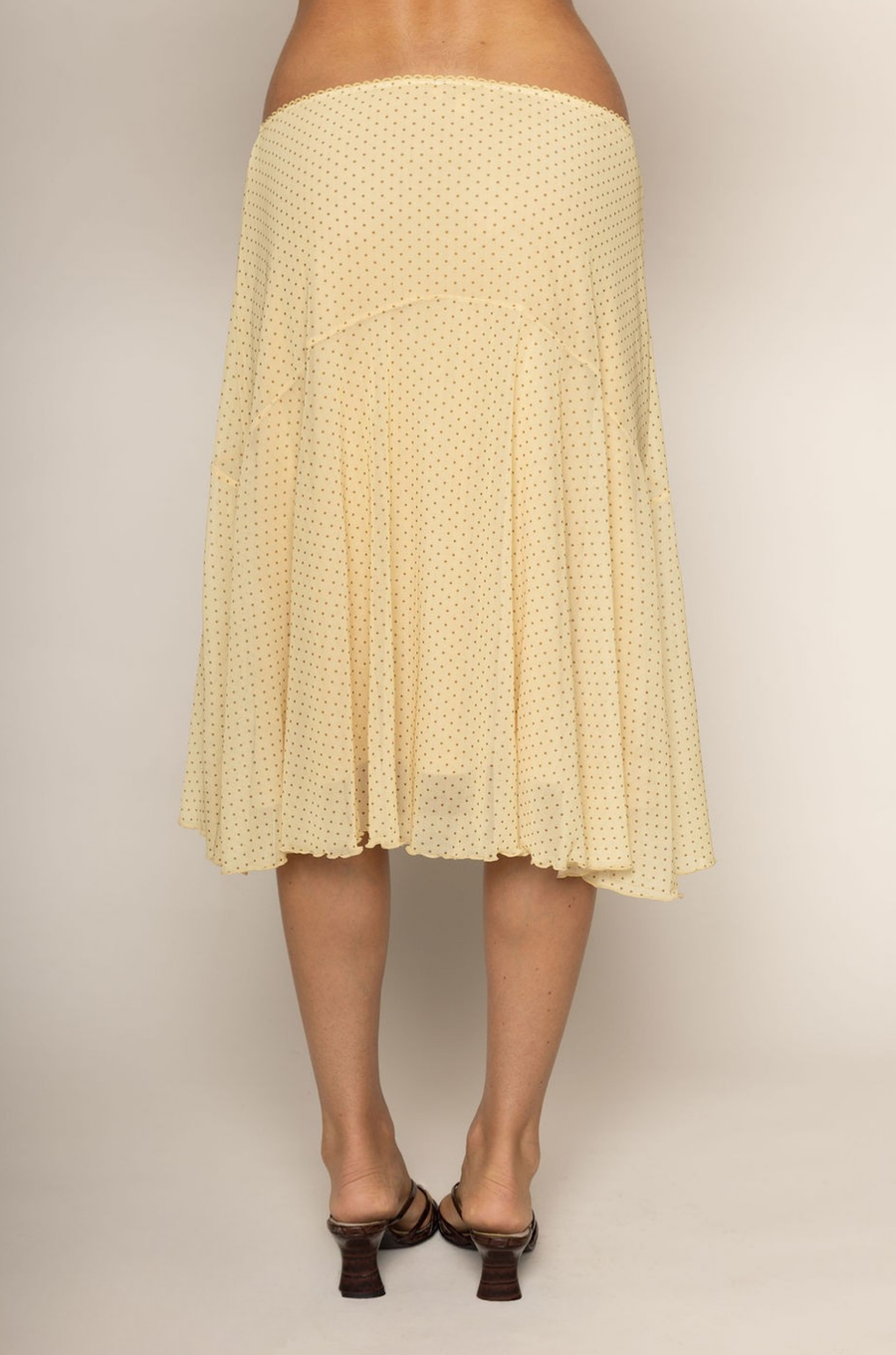yellow and brown Mesh polka dot midi skirt
Scalloped elastic waistband
Ruffle trim
Lined
summer midi skirt
yellow and brown polka dot midi skirt