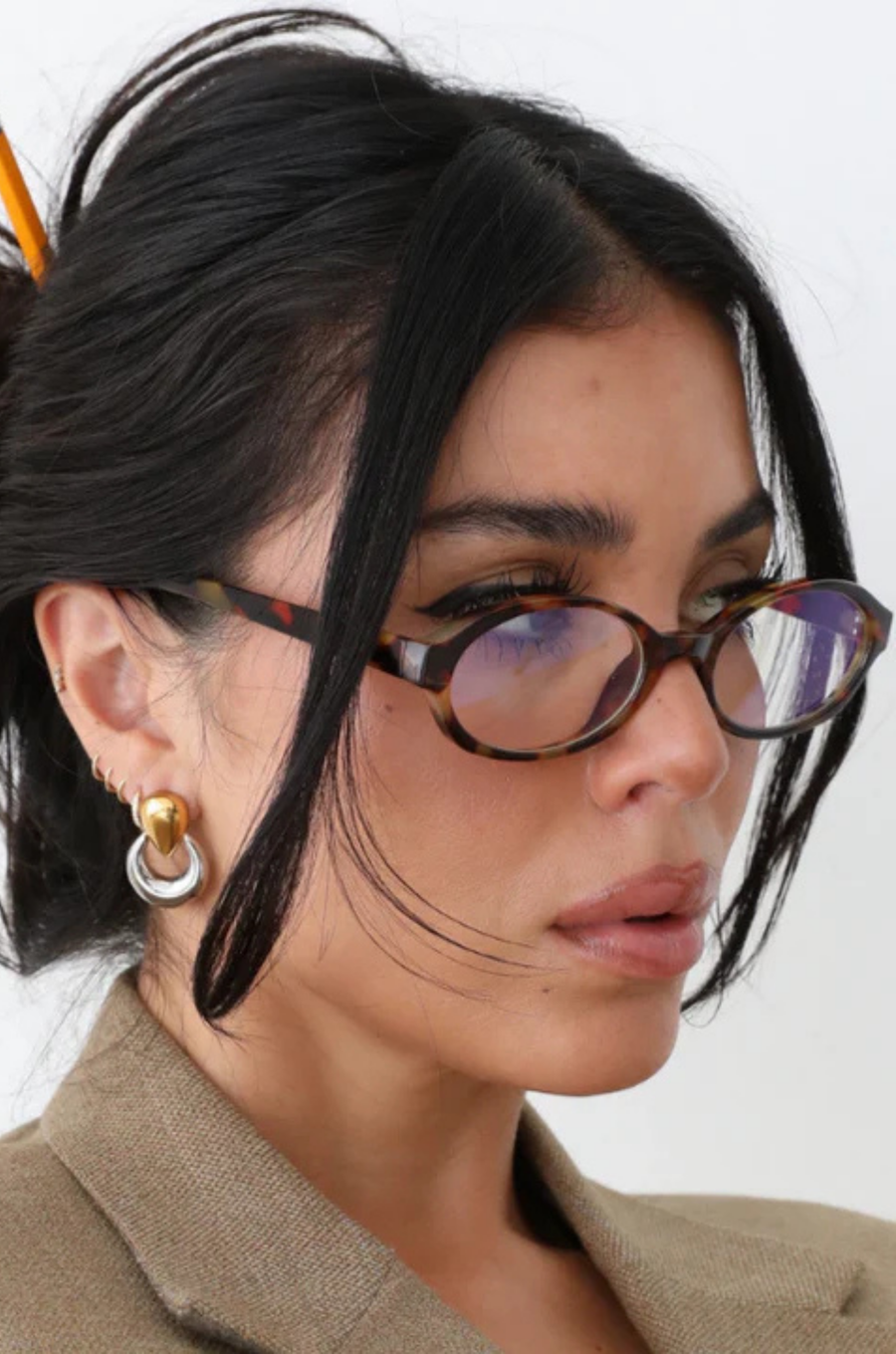 Blue light blocking glasses
Clear lens
Lightweight
tortoise blue light glasses
fashionable glasses