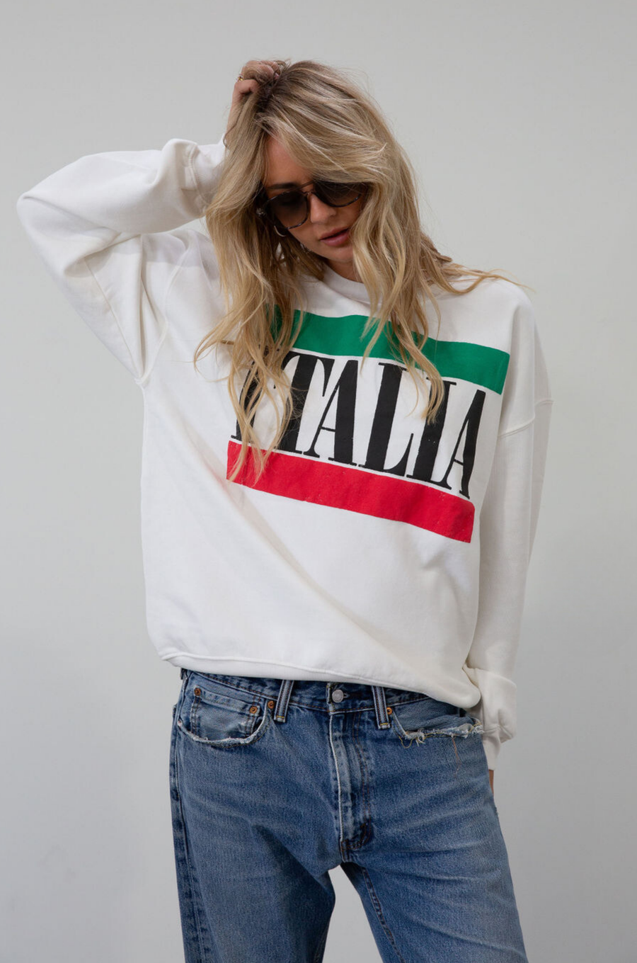 Graphic printed knit sweatshirt. Crewneck. Banded hems. Fleece lined. Italy sweatshirt. italia sweatshirt