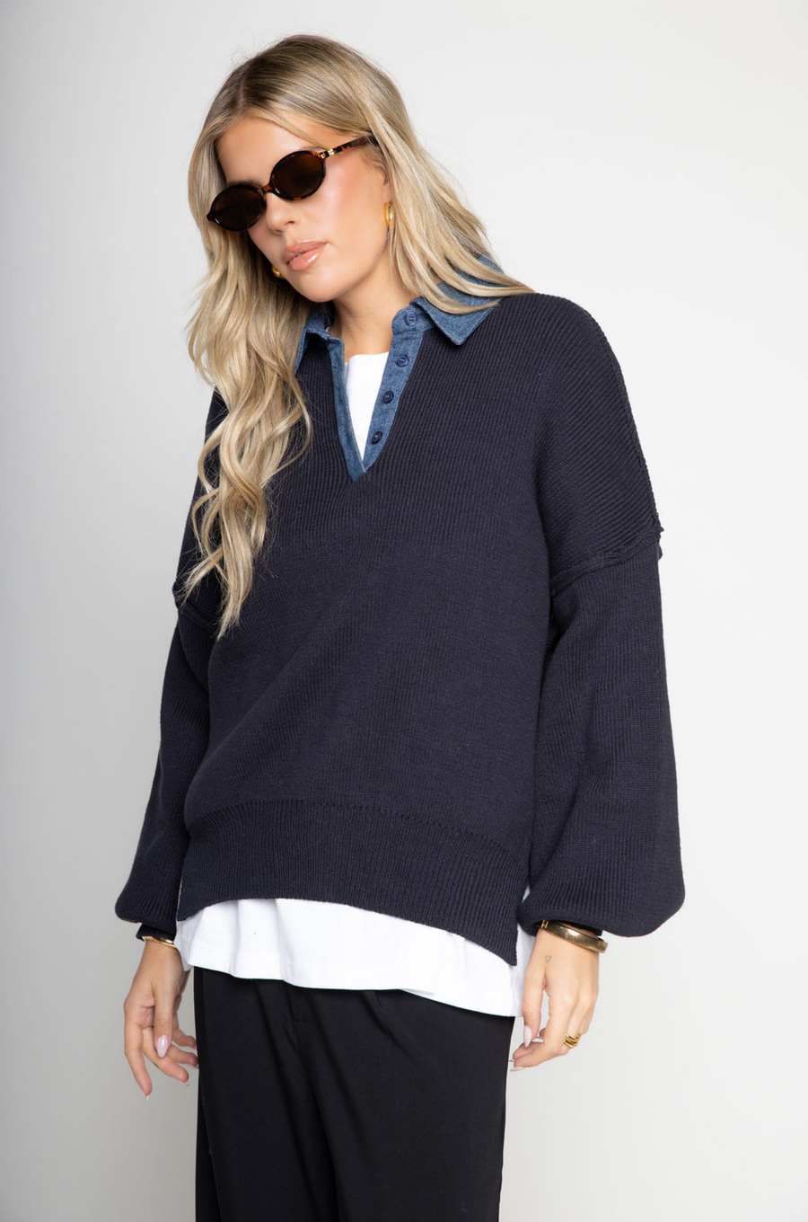 blue Oversized knit sweater
Denim collar
1/4 button closure
Unlined
Length: 26"
Cotton/Acrylic
fall sweater
fall outfit