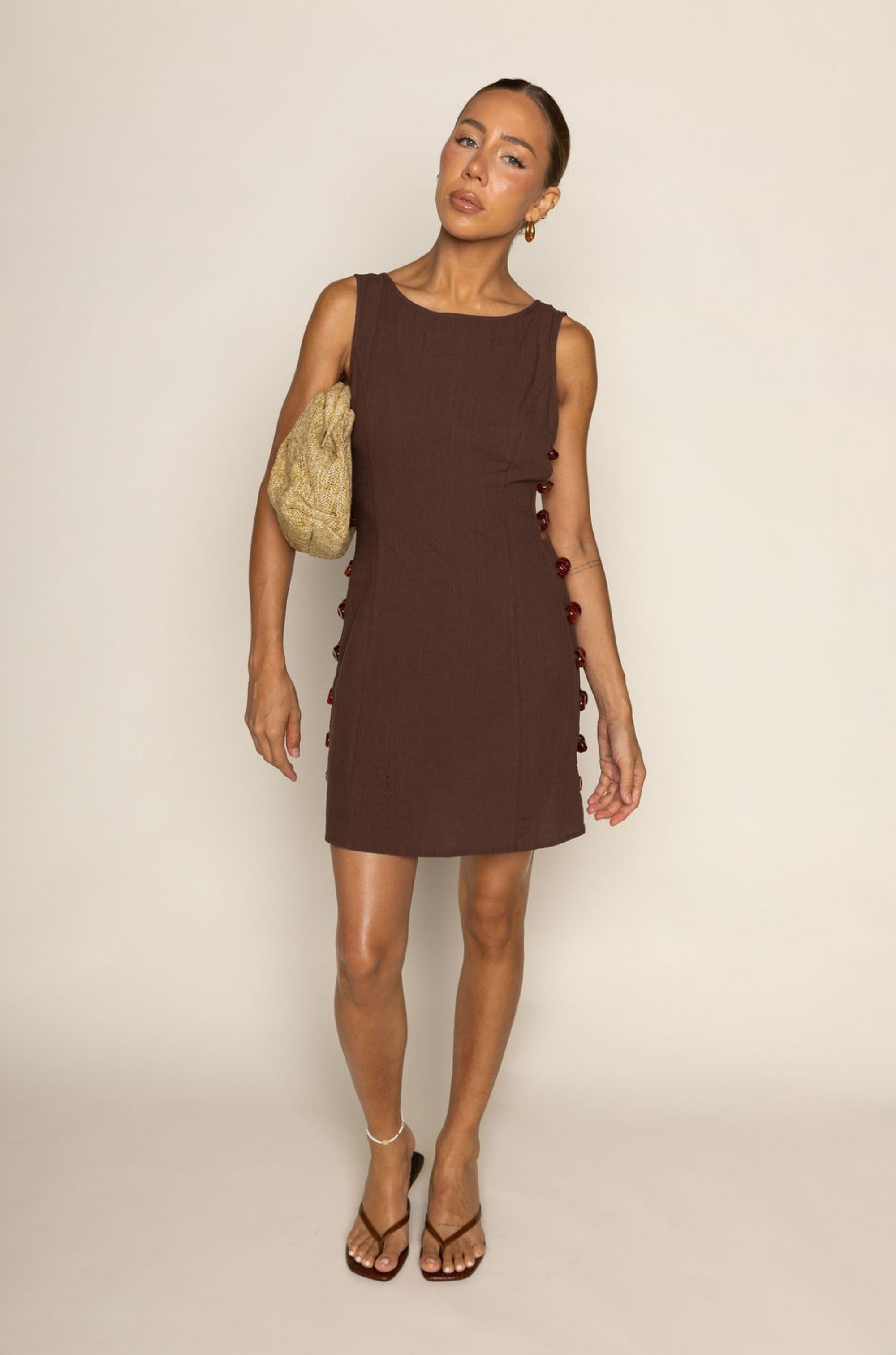 brown Woven mini dress
Side bead detail
Side cut outs
Back zipper closure
Unlined
resort wear
resort mini dress