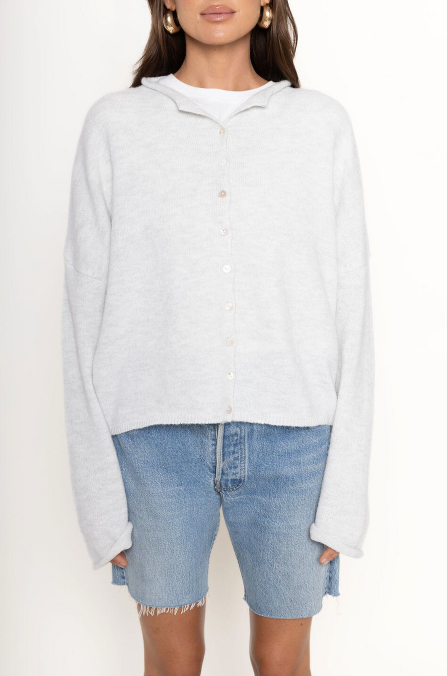Fuzzy knit cardigan
Crewneck
Front button down closures
Long sleeves
Unlined
light grey cardigan
fall cardigan