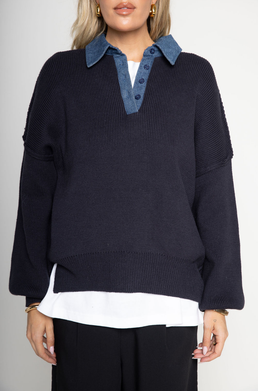 blue Oversized knit sweater
Denim collar
1/4 button closure
Unlined
Length: 26"
Cotton/Acrylic
fall sweater
fall outfit
