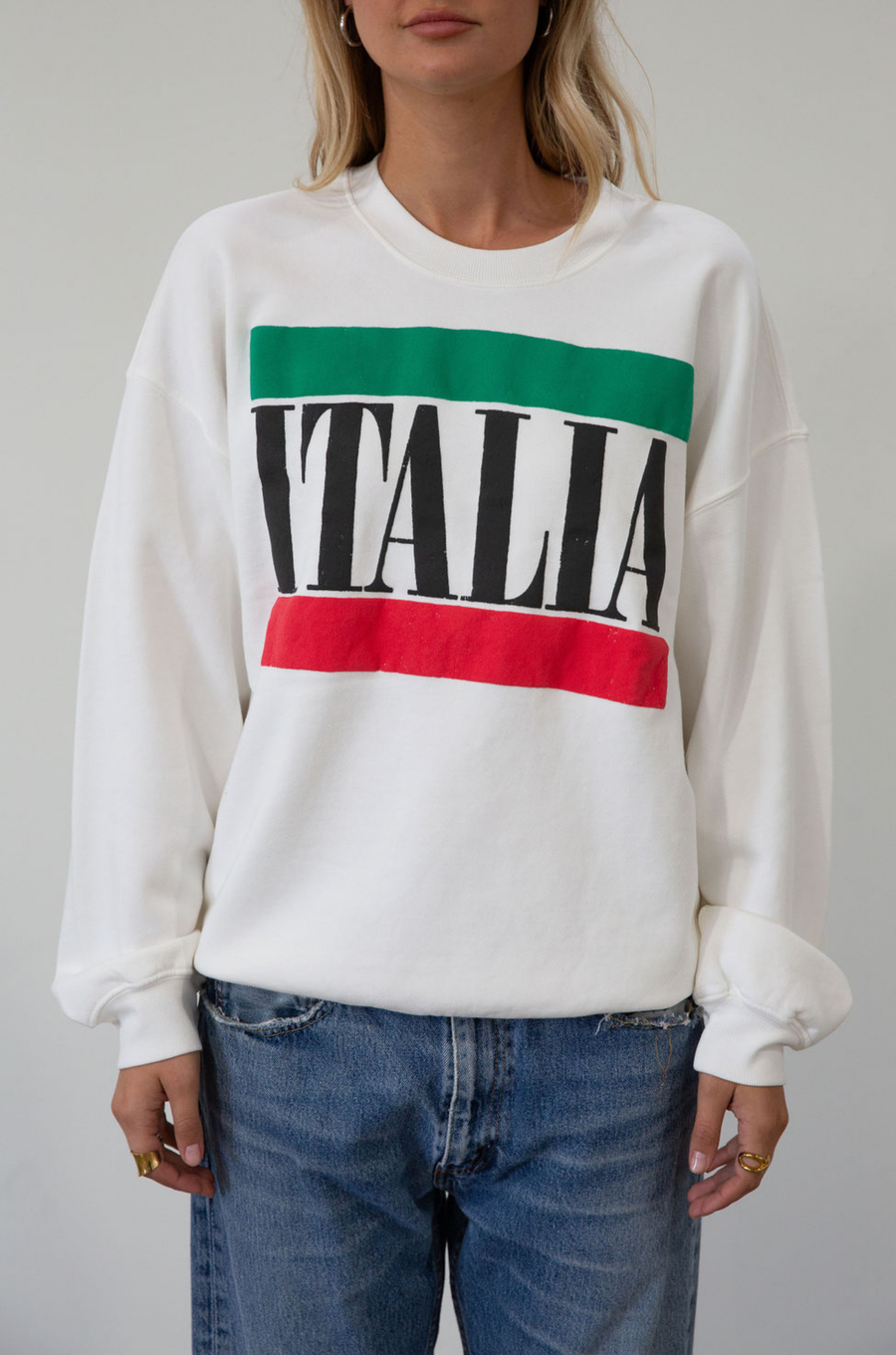 Graphic printed knit sweatshirt. Crewneck. Banded hems. Fleece lined. Italy sweatshirt. italia sweatshirt