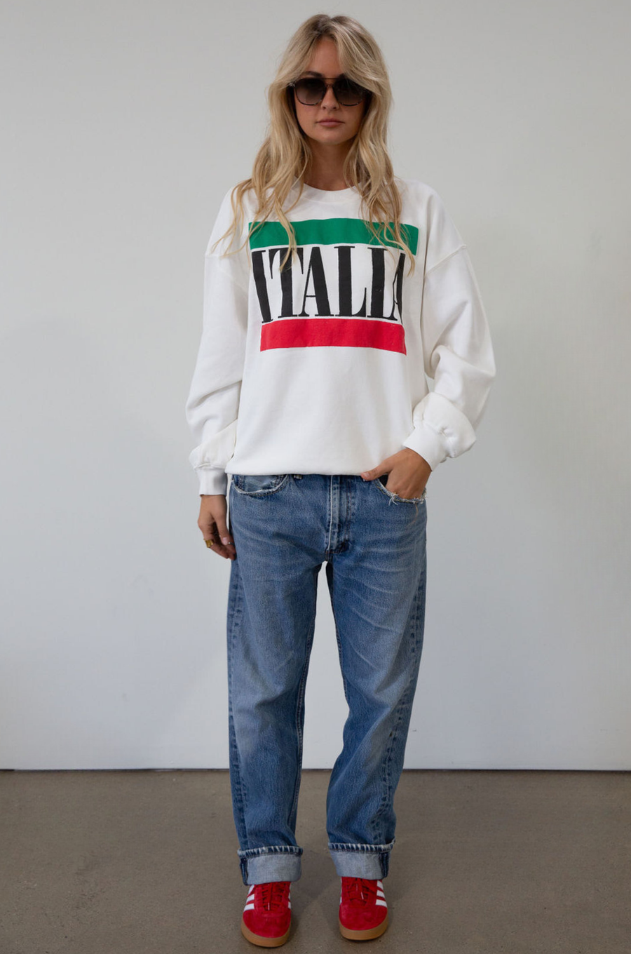 Graphic printed knit sweatshirt. Crewneck. Banded hems. Fleece lined. Italy sweatshirt. italia sweatshirt