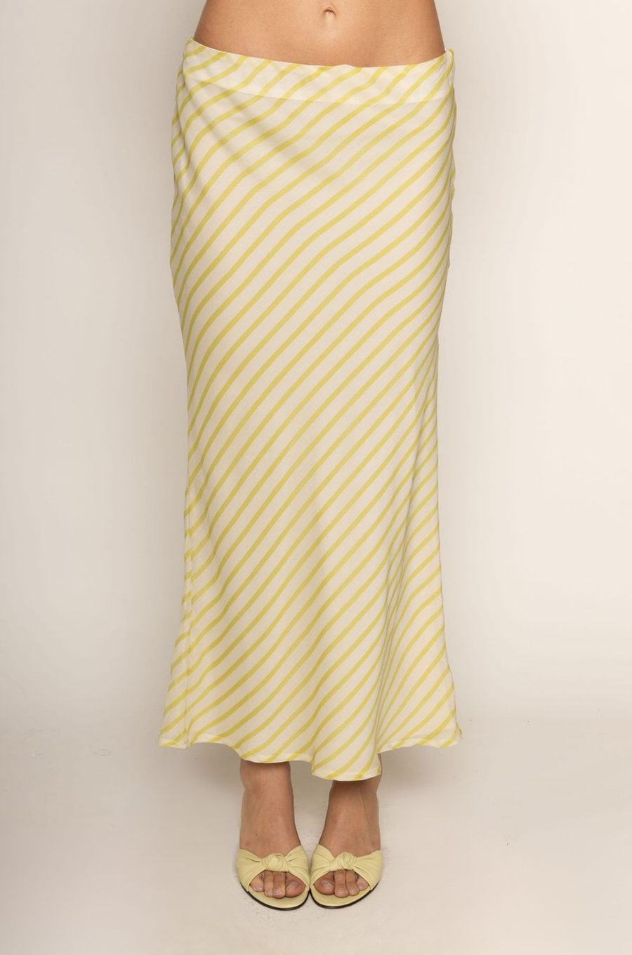 Striped chiffon maxi skirt
Side zipper
Lined
lime green maxi skirt set