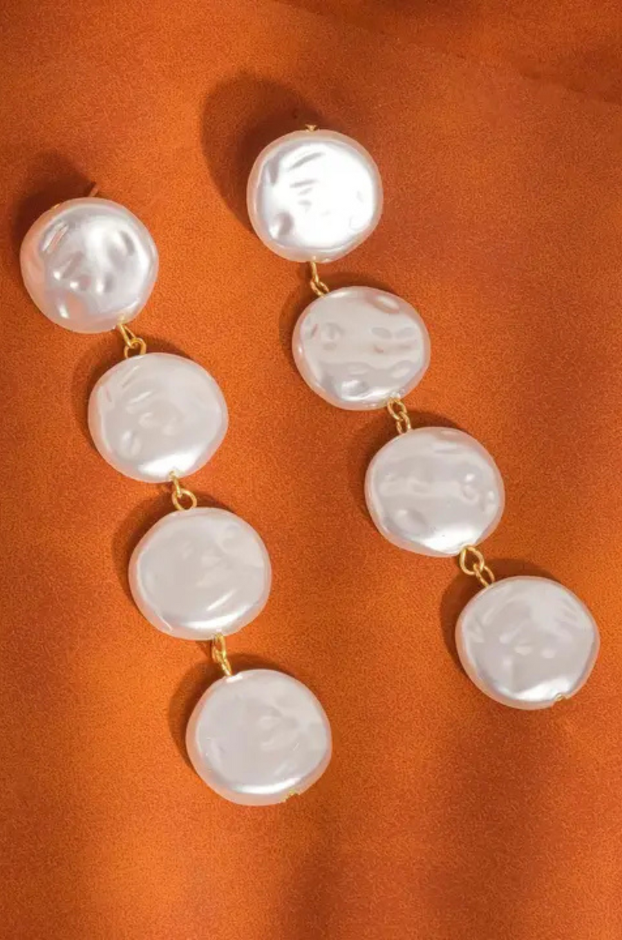 18K Non-Tarnish Pearl Drop Earring
18K Gold Plating Stainless Steel
Faux Pearl Measurement: 3.1inx0.63in
Lead and Nickel Free
Hypoallergenic
Water Resistant