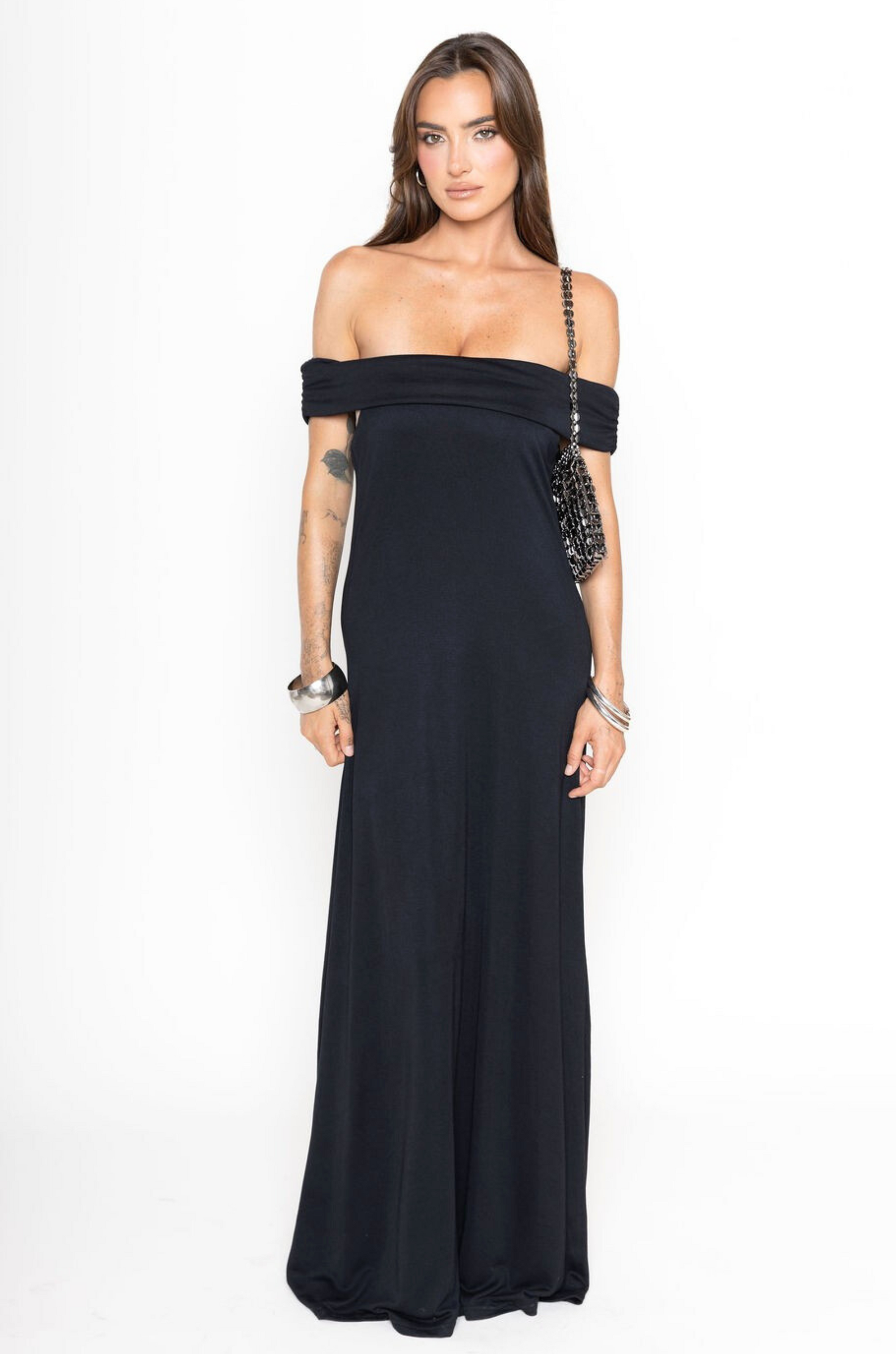 black Off the shoulder maxi dress
Open droop back
Lined
Black wedding guest dress
black formal wedding guest dress