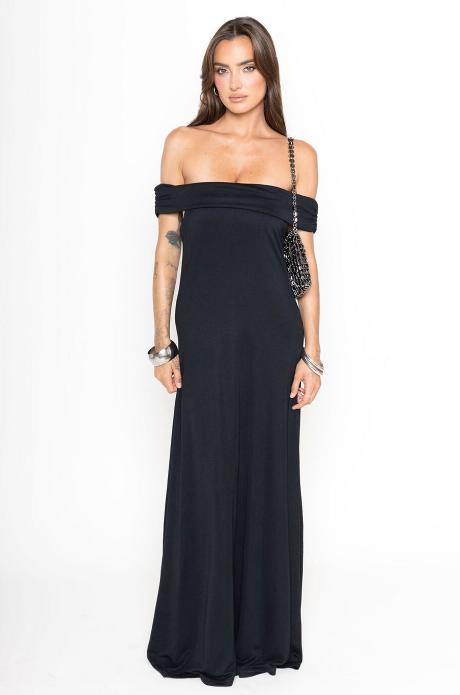 black Off the shoulder maxi dress
Open droop back
Lined
Black wedding guest dress
black formal wedding guest dress