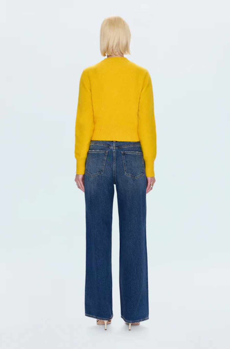 High rise and relaxed baggy silhouette
The slouchy fit sits comfortably while the structured shape maintains intentional proportions
Rigid non-stretch denim
Waist: 26" Length: 31"&nbsp; Rise: 11.5"
Cotton
blue denim high waisted jeans