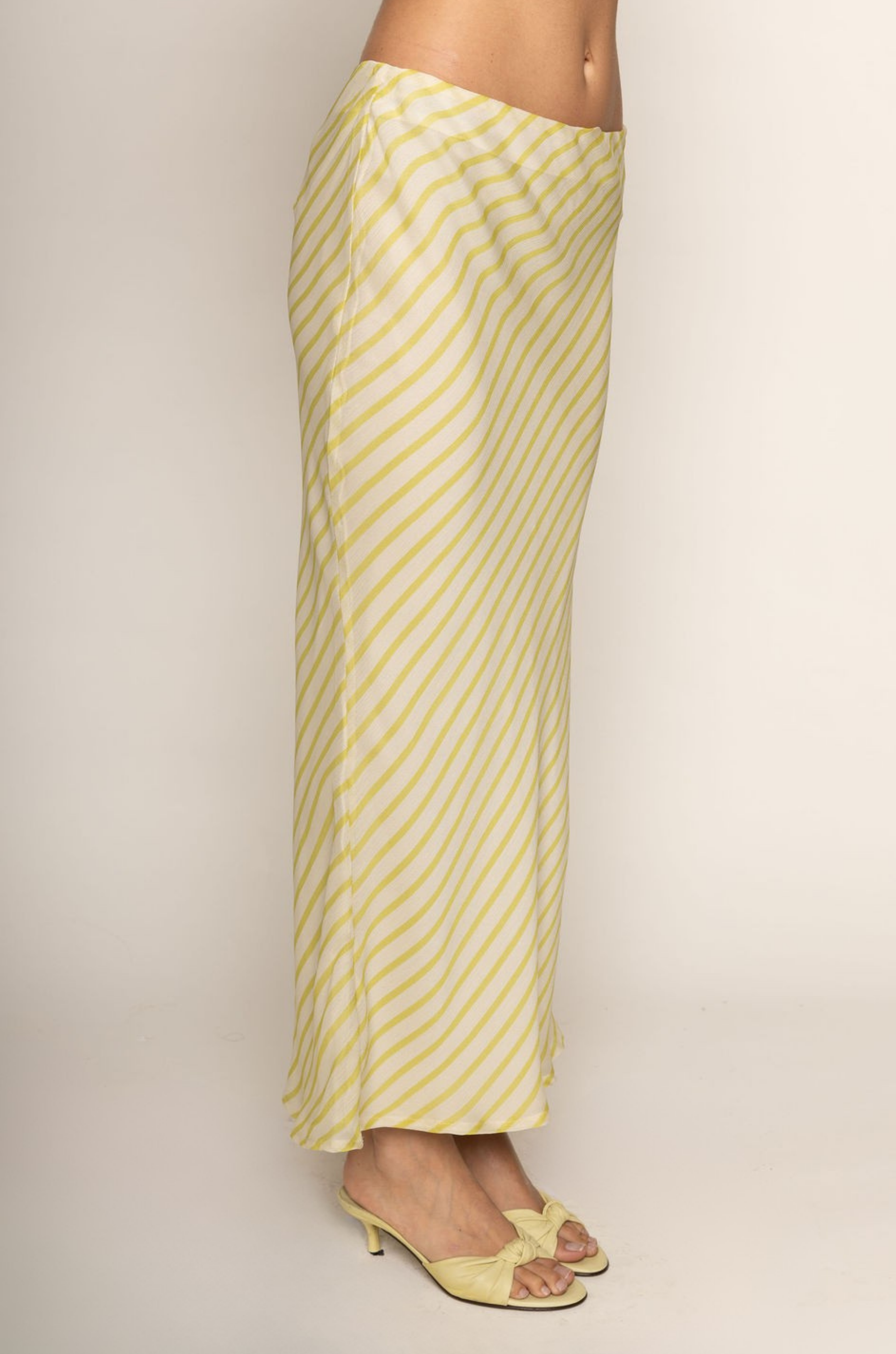 Striped chiffon maxi skirt
Side zipper
Lined
lime green maxi skirt set