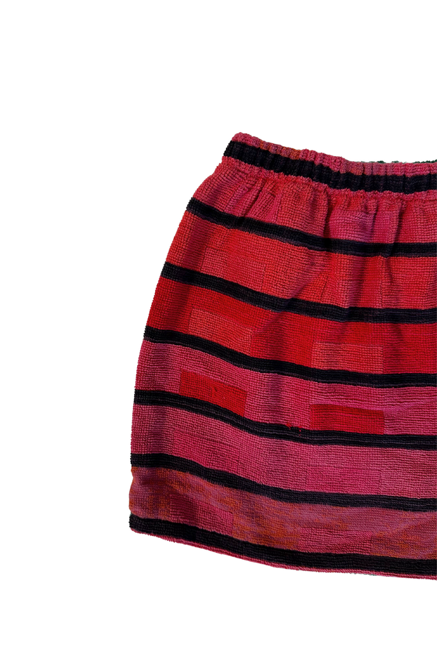 Graphic printed towel short
Elastic waistband
Unlined
Up-cycled
Each towel is up-cycled - there may be imperfections