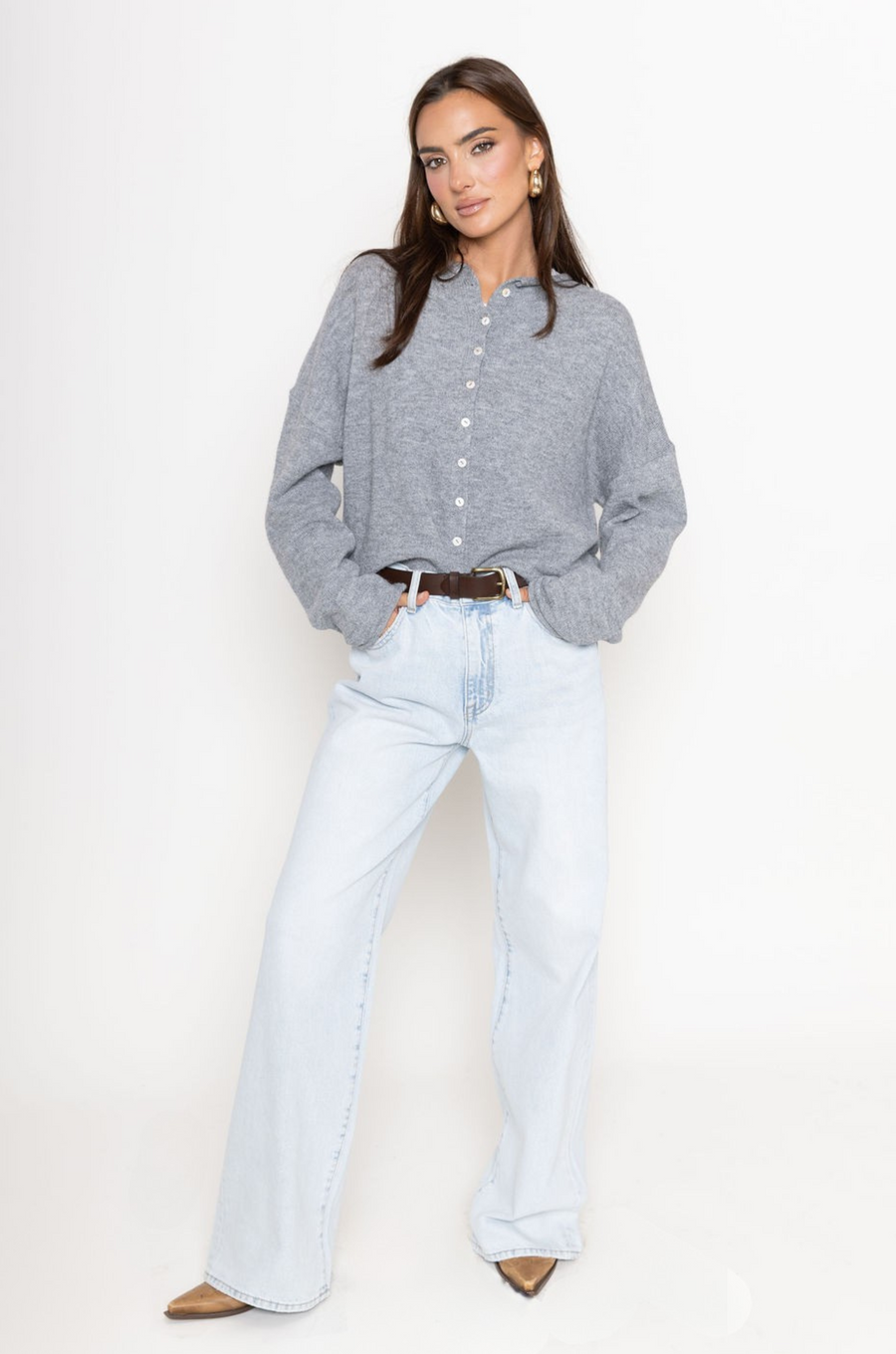 Fuzzy knit cardigan
Crewneck
Front button down closures
Long sleeves
Unlined
grey cardigan