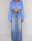 High rise light wash denim jeans
Relaxed/ wide leg silhouette
Clean finished hem
Crafted with comfort stretch denim
medium wash high rise jeans