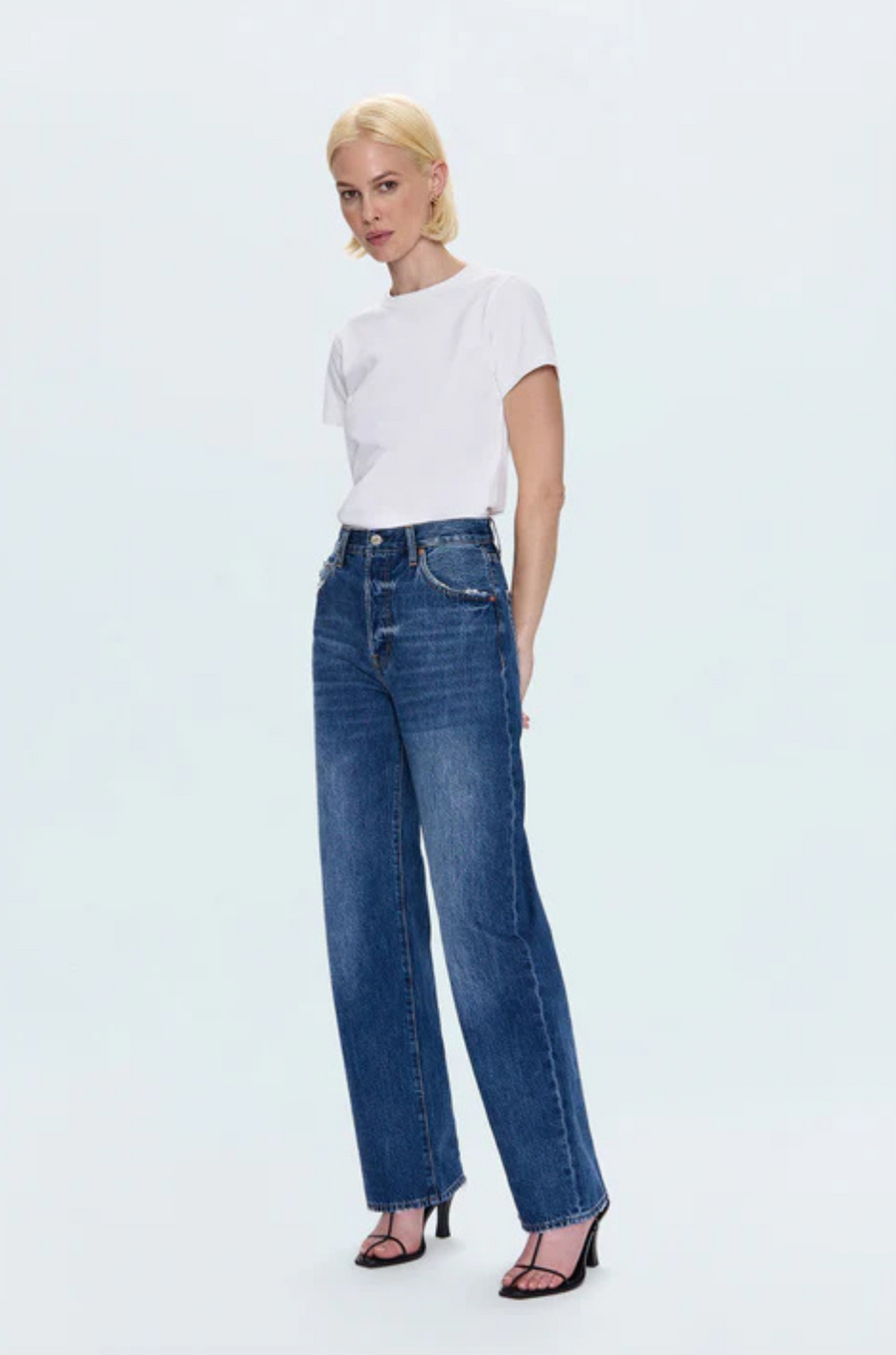 High rise denim jeans
Bowed wide leg silhouette
Five-pocket jean
Waist: 25"/ Length: 41" / Rise: 11.5"
medium to dark wash denim jeans
pistola denim