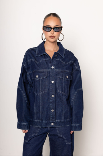 Oversized denim button up jacket
Collared
Button down closure
2 front pockets
Western contrast stitching
Unlined
dark denim jacket
cute western wear