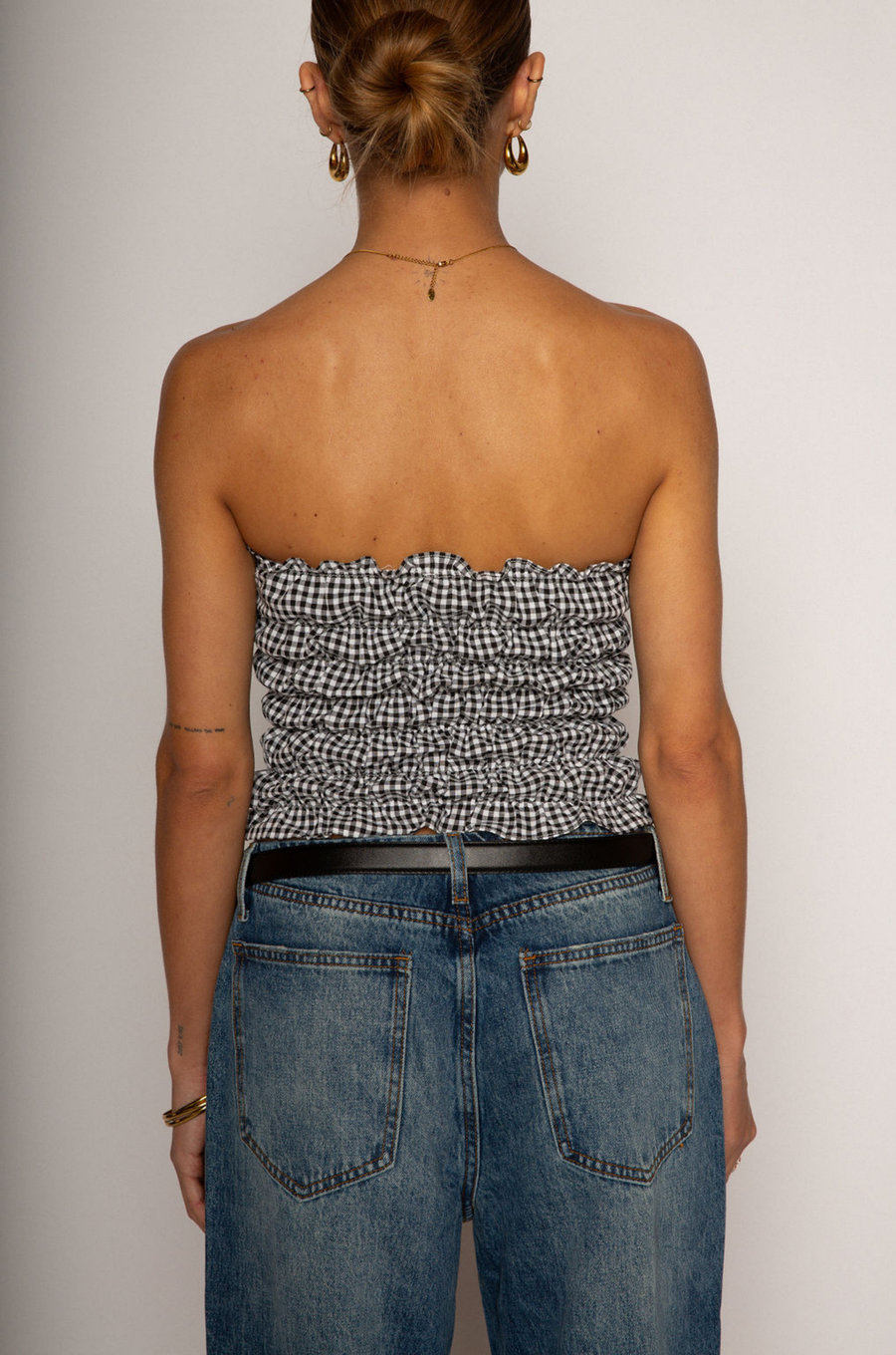 Gingham woven elastic smocked tube top
Front tie
Partially lined
summer top. summer outfit
spring outfit
spring tube top