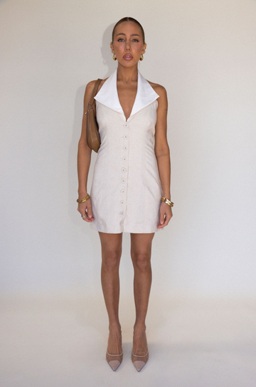 tan cream oatmeal Linen woven halter mini dress
Contrast halter collar
Button down closure
Smocked back
Lined
spring mini dress
summer mini dress