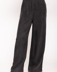 Lounge pant
Elastic waistband
2 side pockets
Unlined
black matte satin lounge pant