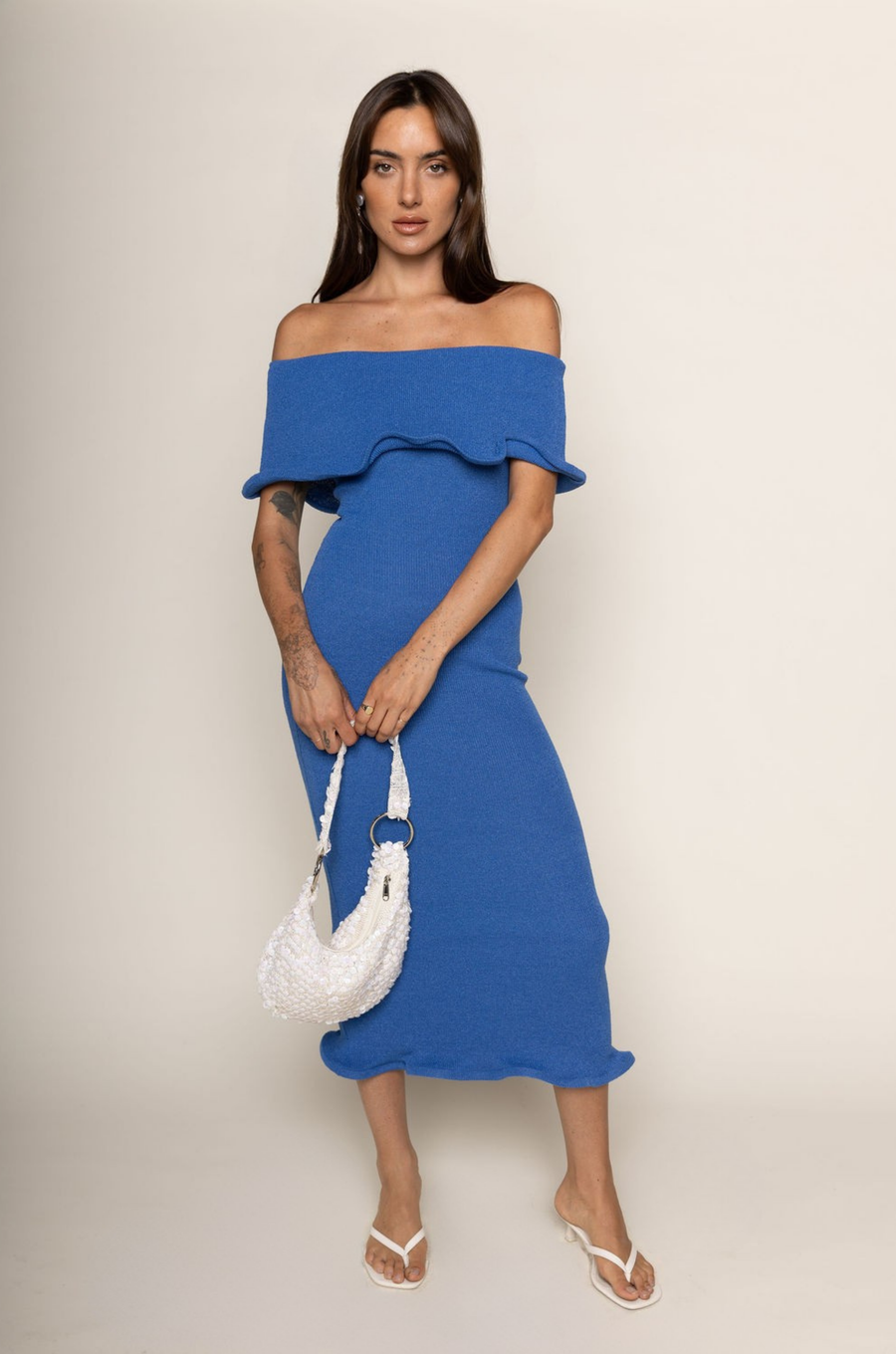 Knit tube top sweater maxi dress
Off the shoulder
Wired hem and bust hem
Unlined
blue knit maxi midi dress
blue wedding guest dress
