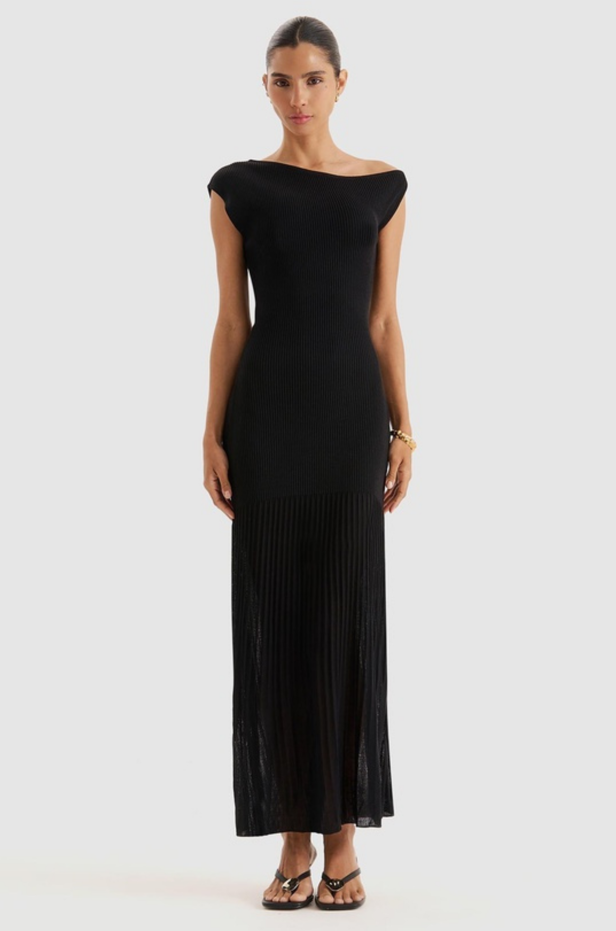 Off the shoulder maxi dress
Asymmetrical neckline
Ribbed
Sheer skirt
black maxi dress
black midi dress
black wedding guest dress
formal wedding guest dress