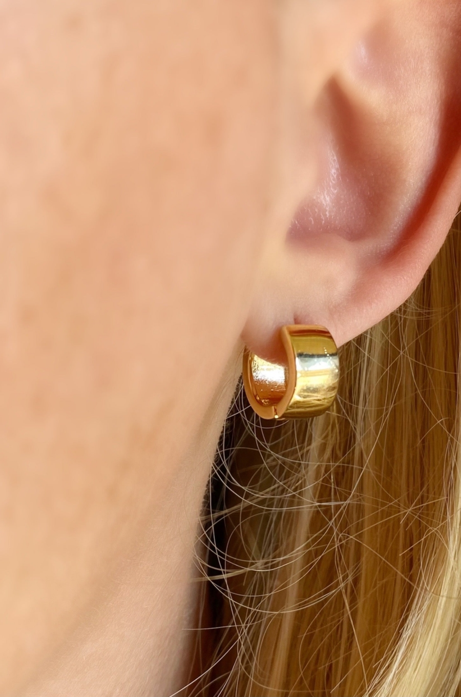 18k Gold chunky flat clicker hoop earrings