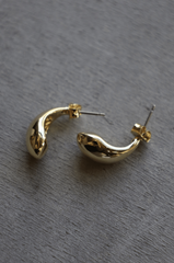 gold Teardrop earrings. Post back closure.