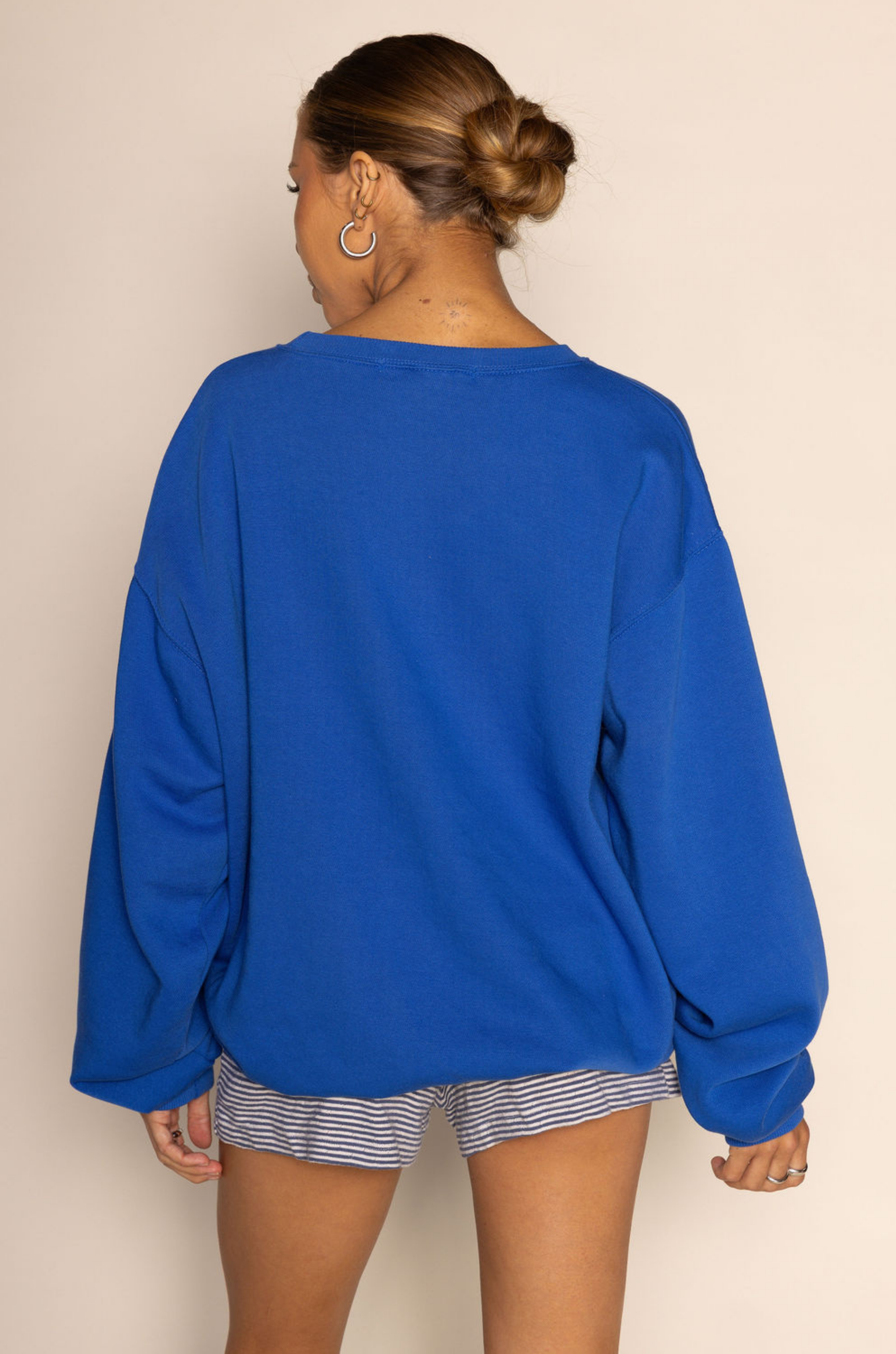 blue Los Angeles long sleeve graphic sweater
Crewneck neckline
Unlined
blue LA sweater
blue dodgers sweater
dodger blue
cute baseball outfit