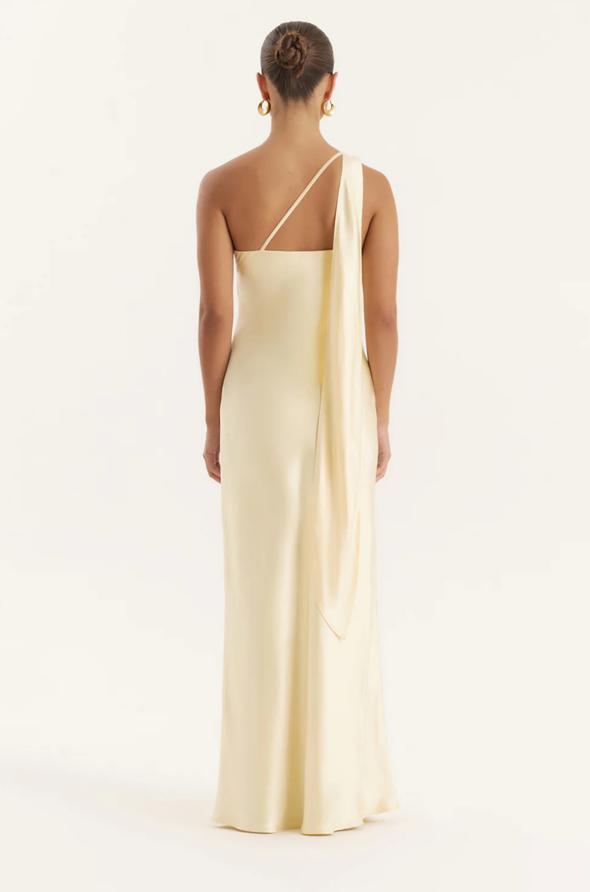 yellow Satin maxi dress
Scarf detail
Asymmetric neckline
Body skimming fit
wedding guest dress
bridesmaid dress