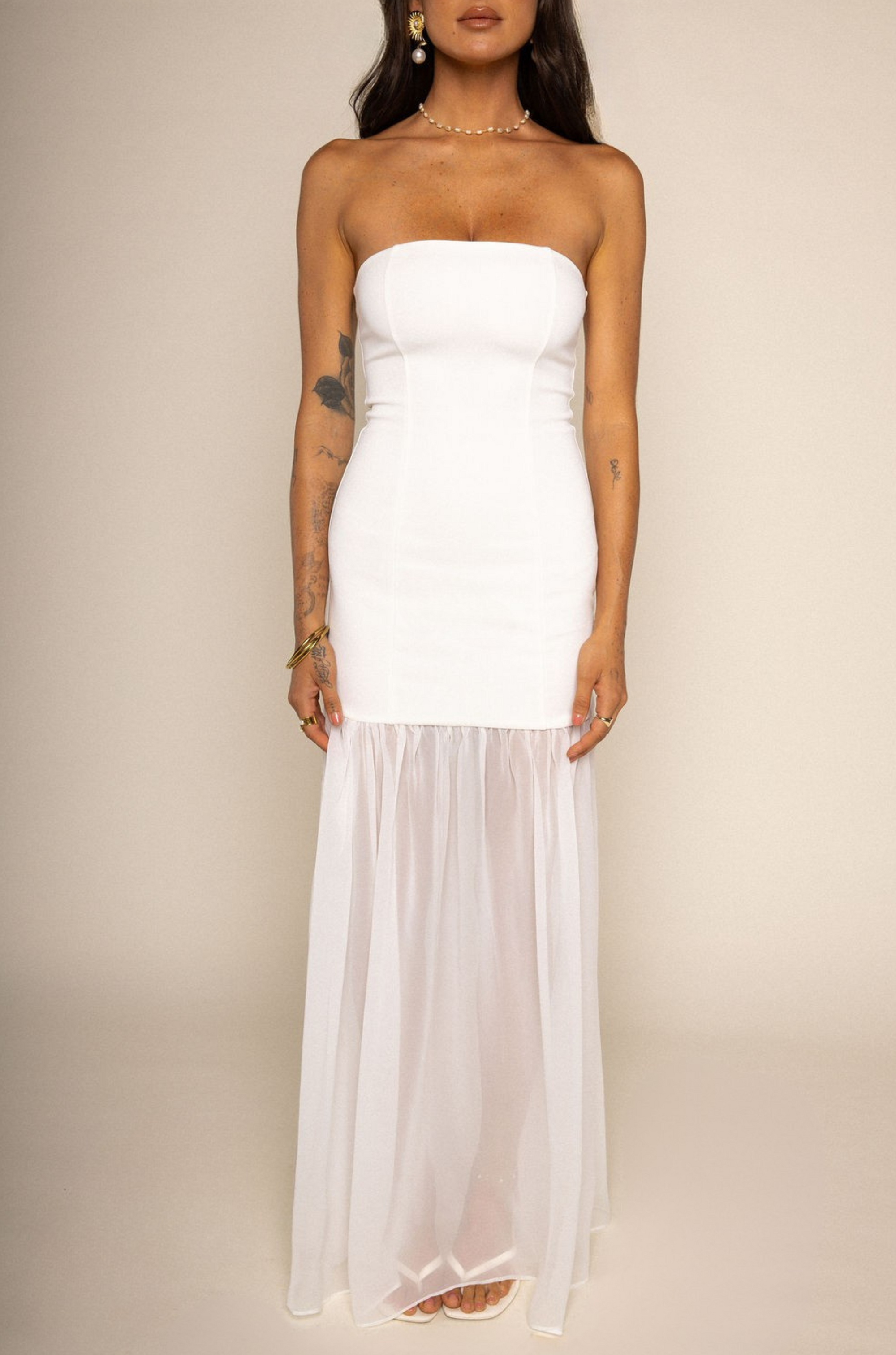 white Strapless sheer maxi dress
Back zipper closure
Partially lined
Inner rubber grip lining
Partially sheer
white mesh skirt dress
bridal dress
Bachelorette
rehearsal dinner dress
bridal shower dress