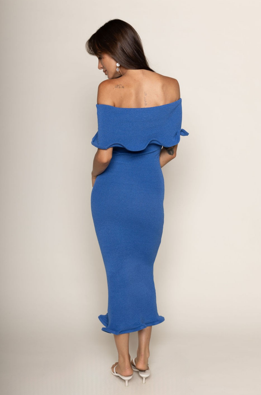 Knit tube top sweater maxi dress
Off the shoulder
Wired hem and bust hem
Unlined
blue knit maxi midi dress
blue wedding guest dress