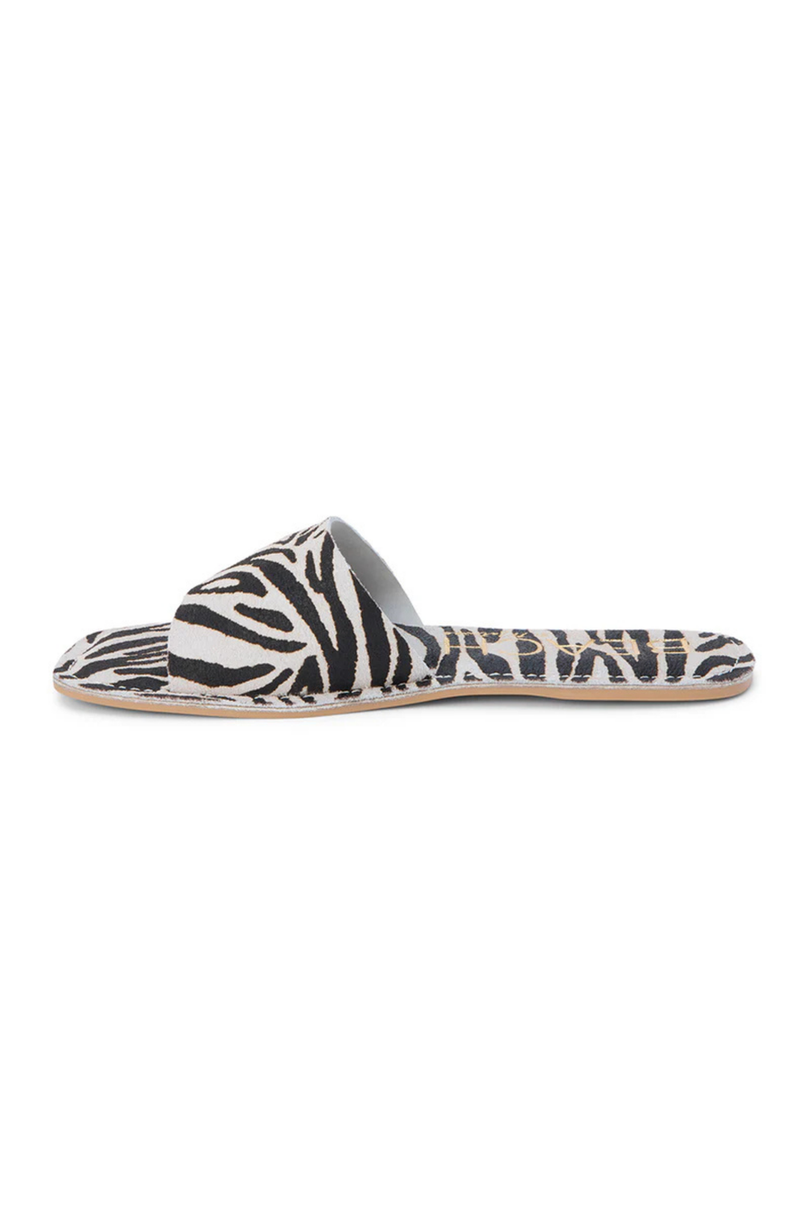 One-band zebra suede printed slide sandal
Squared toe
Padded insole
Suede/Synthetic
zebra slide sandals