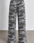 grey Camo lounge pant
Adjustable elastic drawstring waistband
Side pockets
Unlined
