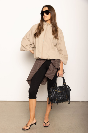 Windbreaker long sleeve jacket
Zip up closure
Rollable hood with zip closure
Adjustable drawstring hem and sleeve hem
Brown windbreaker jacket
fall outfit
beige windbreaker jacket
taupe windbreaker jacket
fall outfut