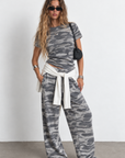 grey Camo short sleeve top
Contrast crew neckline
Short sleeve
Unlined