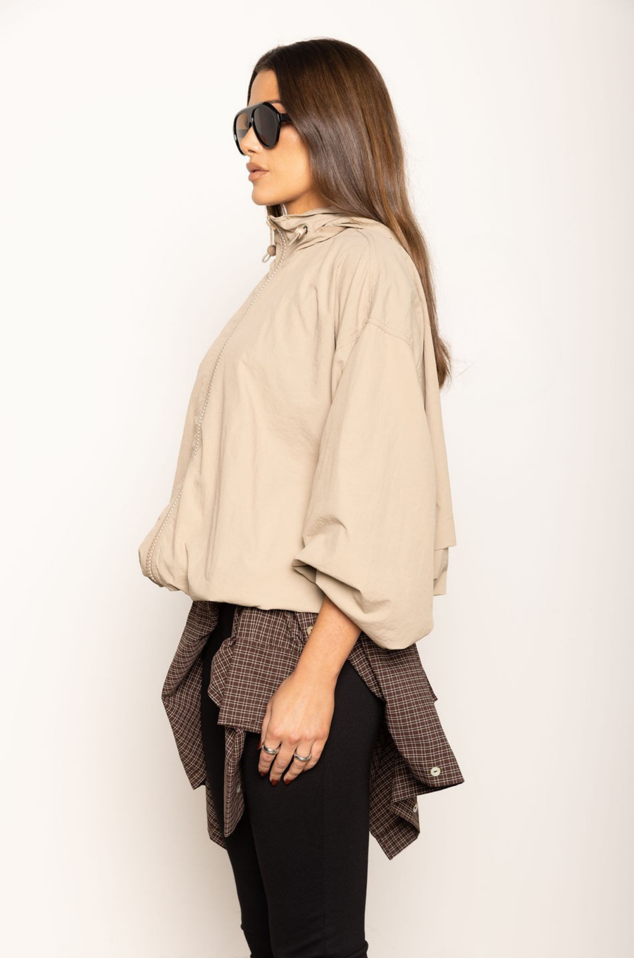 Windbreaker long sleeve jacket
Zip up closure
Rollable hood with zip closure
Adjustable drawstring hem and sleeve hem
Brown windbreaker jacket
fall outfit
beige windbreaker jacket
taupe windbreaker jacket
fall outfut