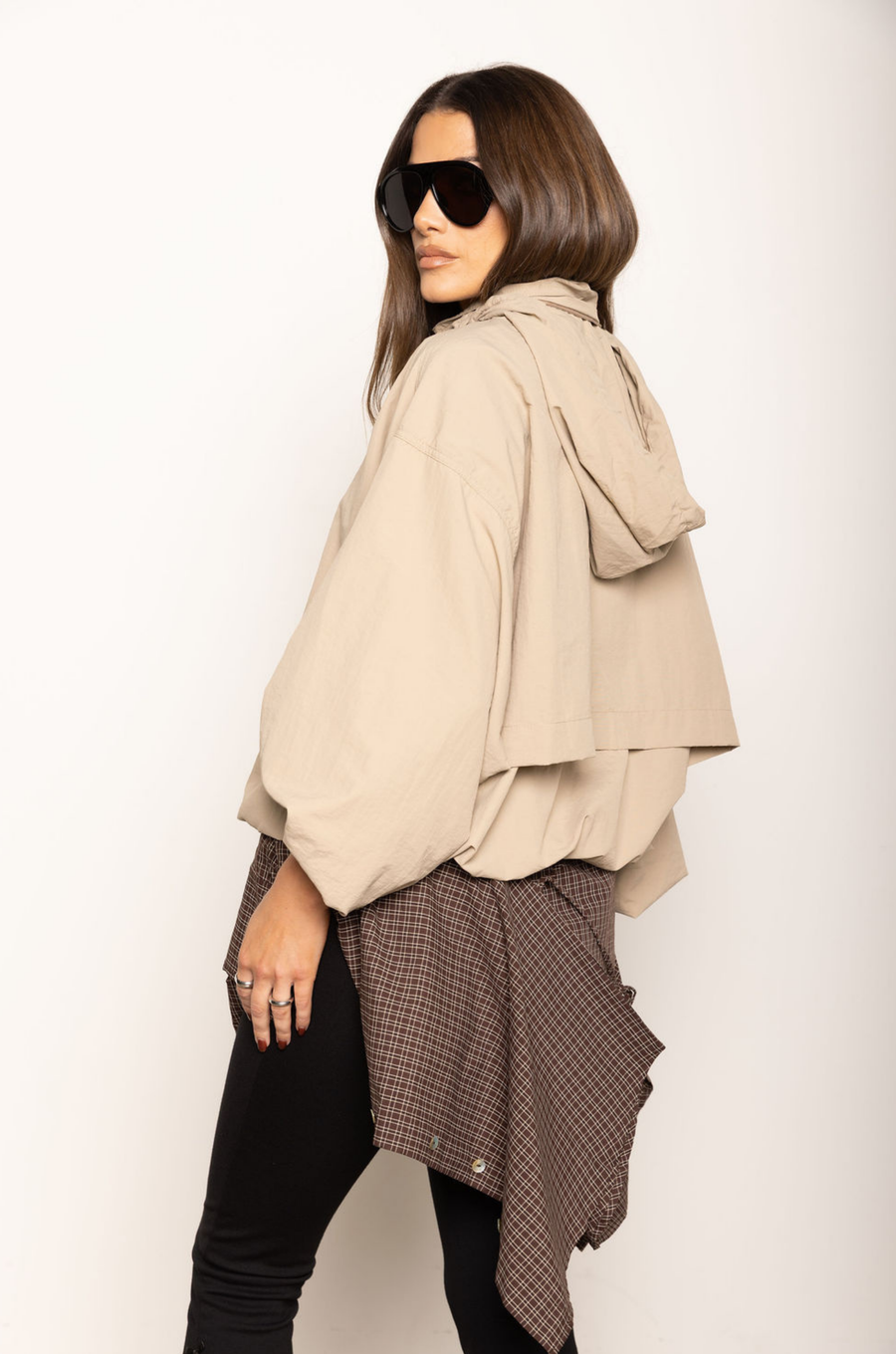 Windbreaker long sleeve jacket
Zip up closure
Rollable hood with zip closure
Adjustable drawstring hem and sleeve hem
Brown windbreaker jacket
fall outfit
beige windbreaker jacket
taupe windbreaker jacket
fall outfut