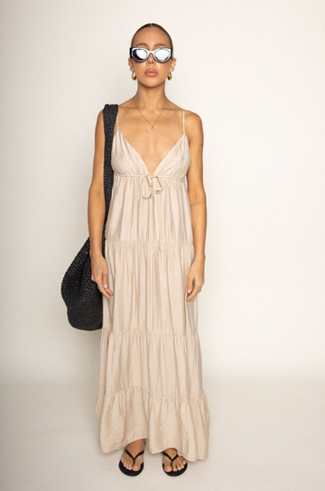 beige Woven ribbon cami maxi dress
Adjustable front tie
V-neckline
Adjustable straps
Unlined
spring maxi dress
summer maxi dress
vacation dress
