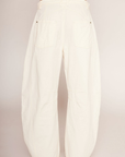 white Barrel jeans
5 pocket construction
Button fly closure
Unlined
Wide leg
spring outfit