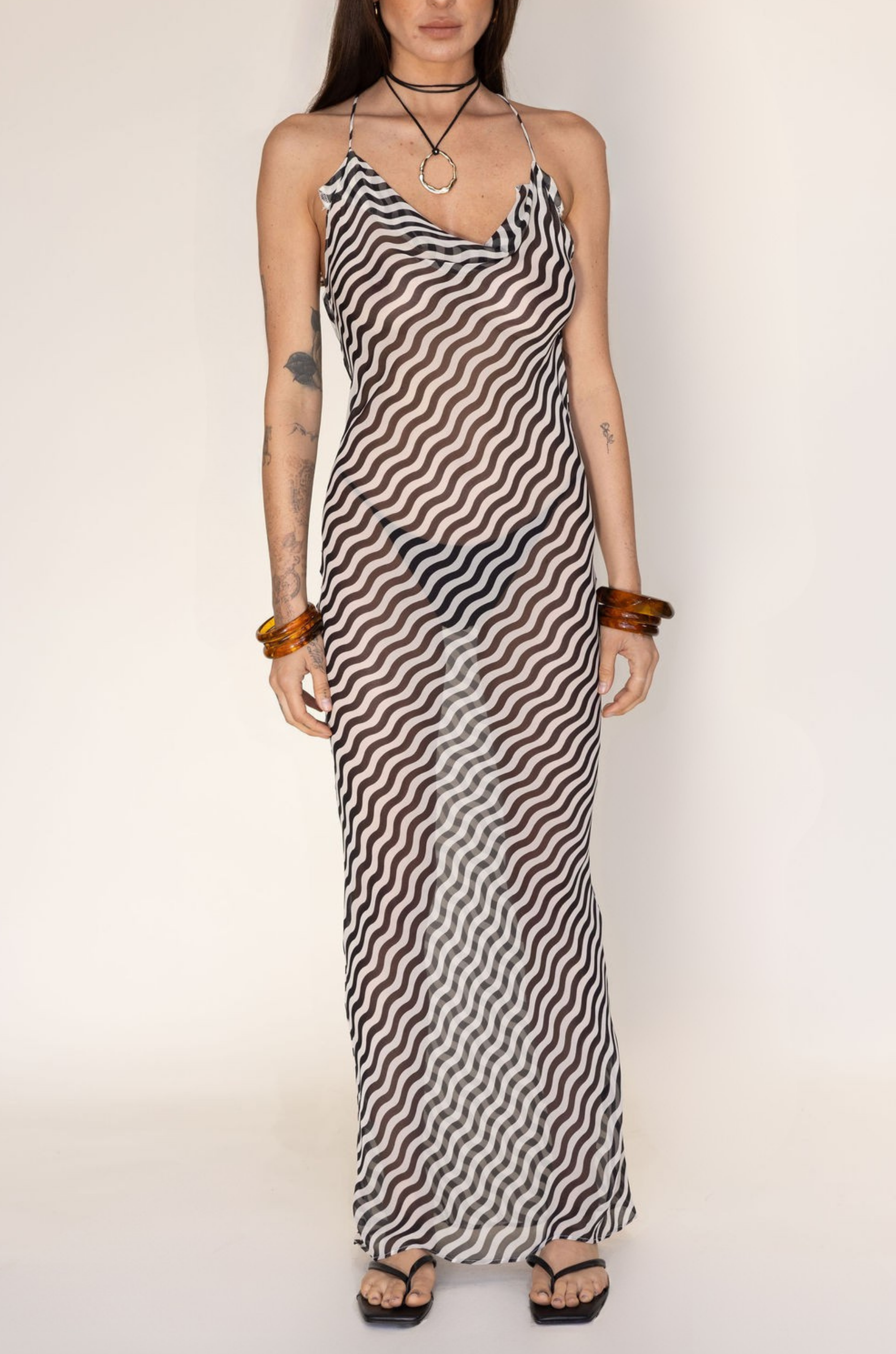 Wave print chiffon maxi dress
Cowl neck
Unlined/sheer
beach cover up
beach vacation dress
mexico dresses