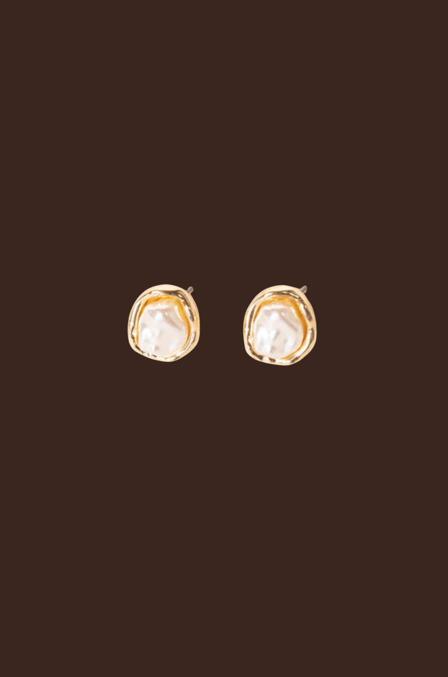 organic pearl with Gold trim earring 