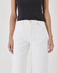 white High rise barrel jean
Wear true to size for a slim, relaxed fit, or size up for a looser look
Finished with Rolla’s signature vintage trims
Zip fly closure