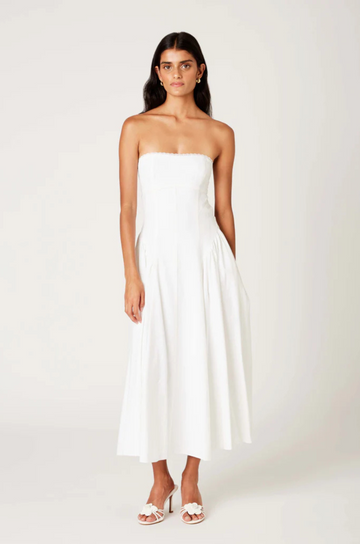white Strapless drop-waist maxi dress
Open back with smocked back strap
Silicone grip tape
Flared skirt
Lined
summer dress
fourth of july dress
bridal dress
bridal shower dress
honeymoon dress
bachelorette maxi dress