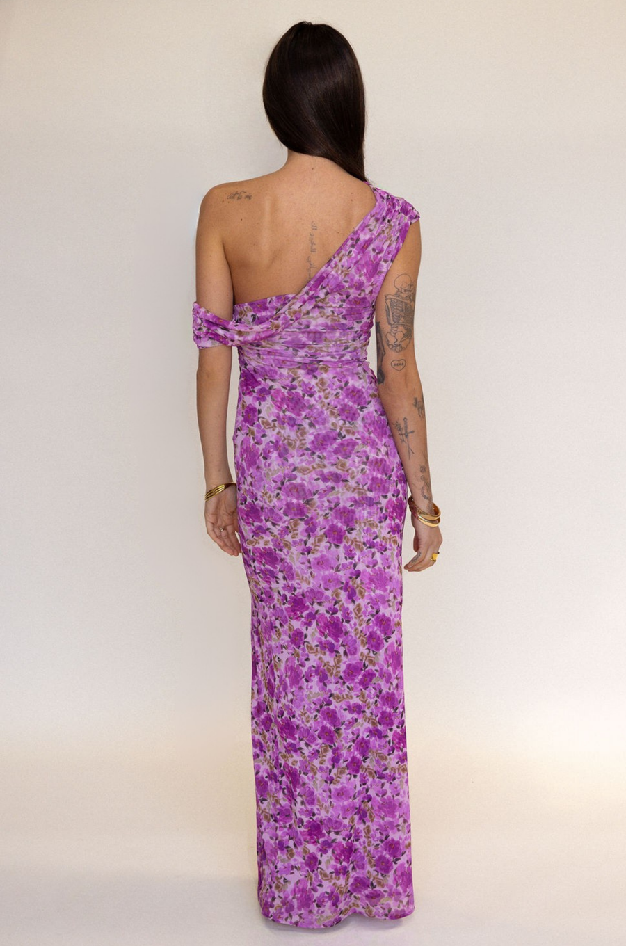 purple Floral printed maxi dress
Off the shoulder
Shirring on sides
Side slit
wedding guest dress
summer wedding guest dress