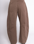 brown Barrel jeans
5 pocket construction
Button fly closure
Unlined
Wide leg