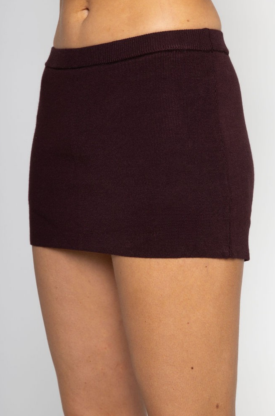 brown Knit mini skirt
Inner shorts lining
Elastic waistband
Lined
fall skirt
fall outfit 