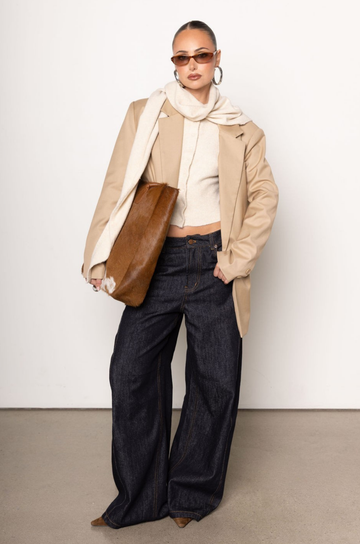 Fuzzy cardigan sweater
Comes with scarf
Snap button down closure
Ribbed hemline and arm hemline
Unlined
ivory scardigan
ivory cardigan with scarf
fall cardigan
fall outfit