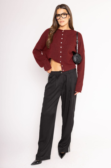 Fuzzy knit cardigan
Crewneck
Front button down closures
Long sleeves
Unlined
burgundy cardigan
christmas sweater
christmas outfit