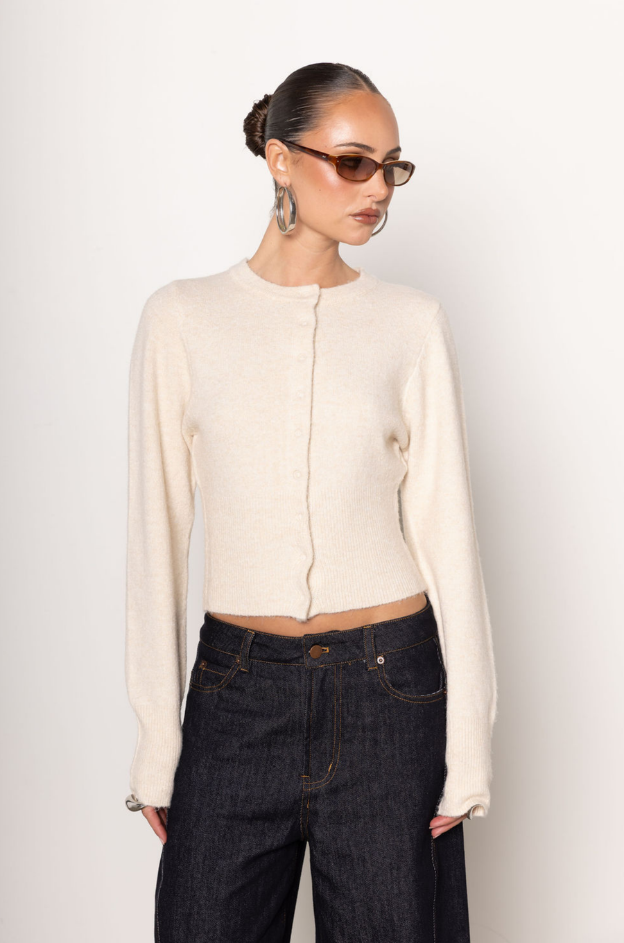 Fuzzy cardigan sweater
Comes with scarf
Snap button down closure
Ribbed hemline and arm hemline
Unlined
ivory scardigan
ivory cardigan with scarf
fall cardigan
fall outfit