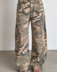 Camo printed pants
5 pocket construction
Button fly closure
Belt loops
Unlined